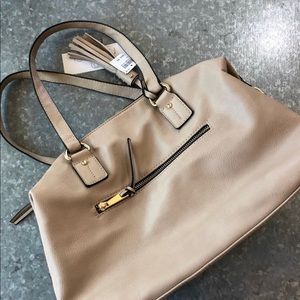 NWT Minicci Hand/Shoulder bag. Bone/Beige.